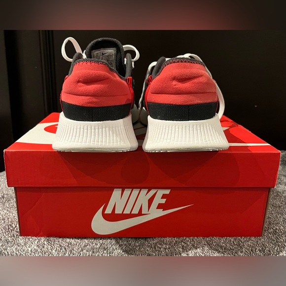 COPY - ✨Host Pick✨NIKE REPOSTO (GS) Youth 6, Women 71/2 - 8 - Picture 6 of 16